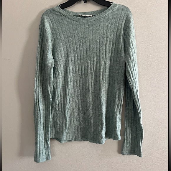 NEE BUNDLE OF 2 Zenana Ribbed Long sleeve Top Size: M - Picture 2 of 7